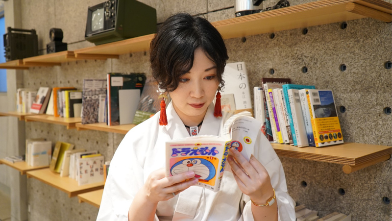 Etsuko Ichihara is a media artist and “inventor who turns delusions into reality.” Born in Aichi prefecture in 1988, she has a bachelor’s degree from Waseda University’s School of Culture, Media and Society, where she majored in the Studies of Media, Body and Image. She left Yahoo! Japan in 2016 and has since worked as a freelancer. She is a member of a creative agency, QREATOR AGENT.